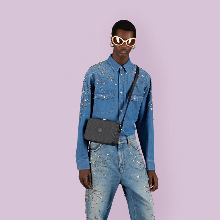 724717.92TCN.1000.003.100.0000.Light GG messenger bag